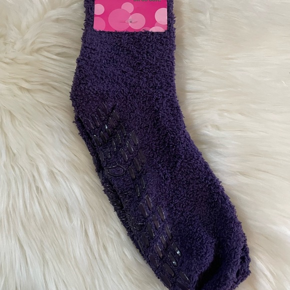 Purple Indoor Home Fuzzy Fleece Socks NWT - Picture 4 of 6